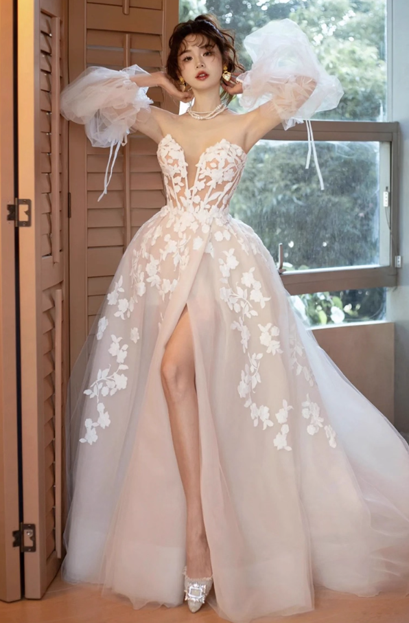 Romantic Backless Cascade Tulle V-Neck Sweet 16 Dress Applique High-Slit Strapless Prom Dress AP0964