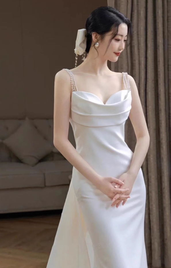 Graceful Sweetheart Neck Satin Fabric Evening Dress Square Neck Backless Beading Strap Prom Dress AP0965