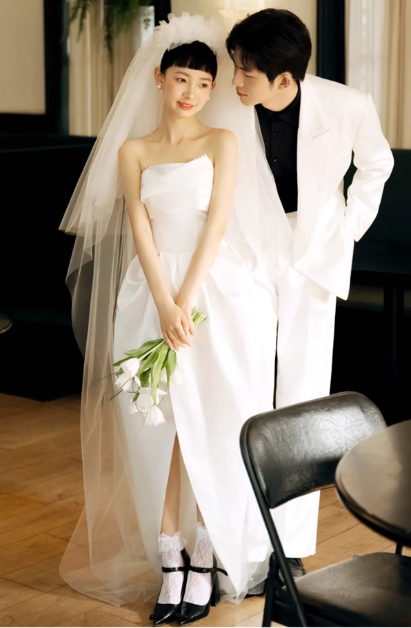 Newest Cinched-Waist High-Slit Bridal Dress Minimalist Strapless Wedding Dress AP0966