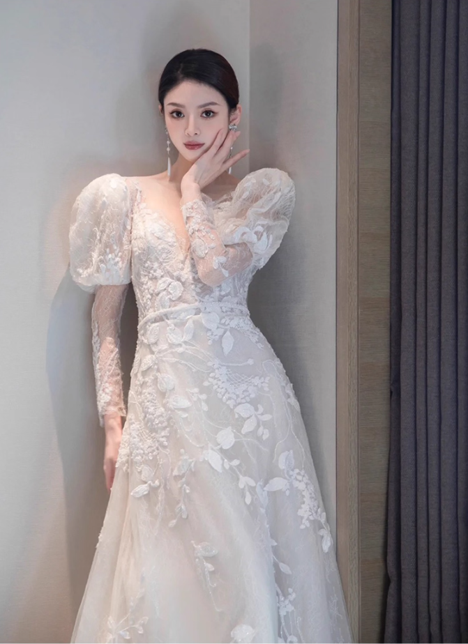 Vintage Round Neck Sheer Lace Applique Evening Dress Mesh Splicing Long Sleeve Prom Dress AP0967
