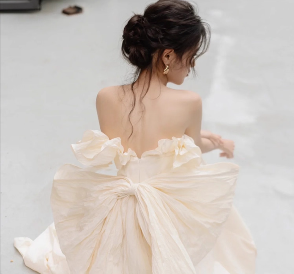 Romantic Ruffles Trimmed Cinched-Waist Sweet 16 Dress Slit Bow Strapless Prom Dress AP0968