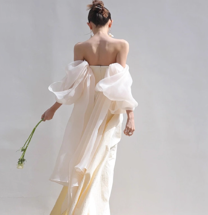 French Style Tulle Off-Shoulder Bridal Dress High-Slit Strapless Wedding Dress AP0971