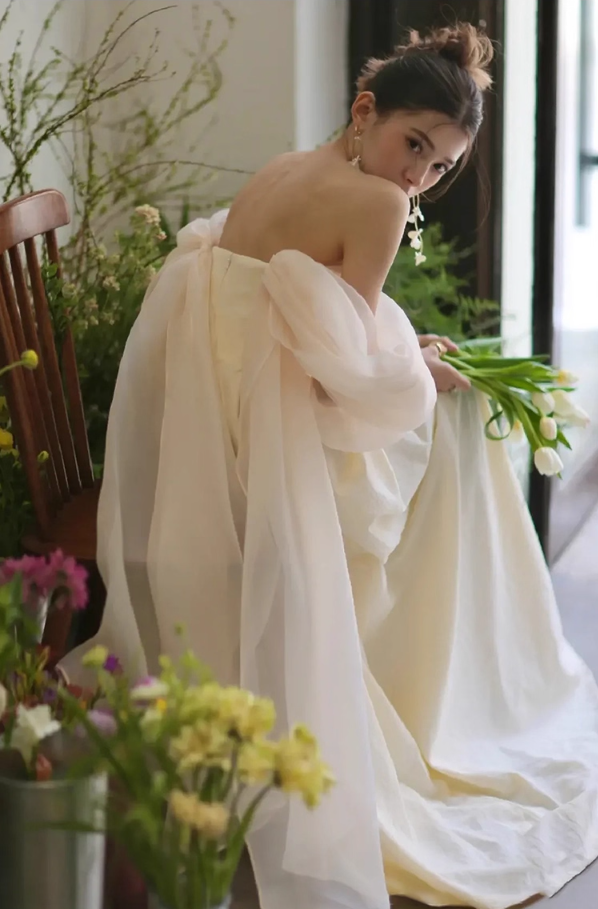 French Style Tulle Off-Shoulder Bridal Dress High-Slit Strapless Wedding Dress AP0971