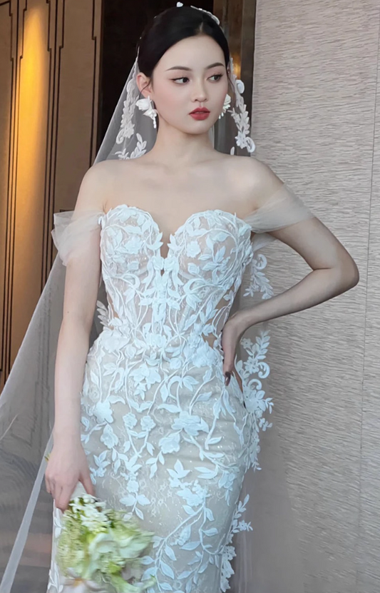 French-Inspired Applique Sheer Tulle Overlay Bridal Dress Off-Shoulder Waist-Cinching Wedding Dress AP0975