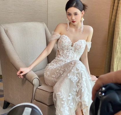 French-Inspired Applique Sheer Tulle Overlay Bridal Dress Off-Shoulder Waist-Cinching Wedding Dress AP0975