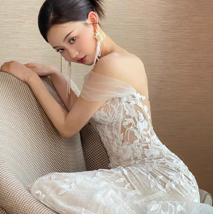French-Inspired Applique Sheer Tulle Overlay Bridal Dress Off-Shoulder Waist-Cinching Wedding Dress AP0975