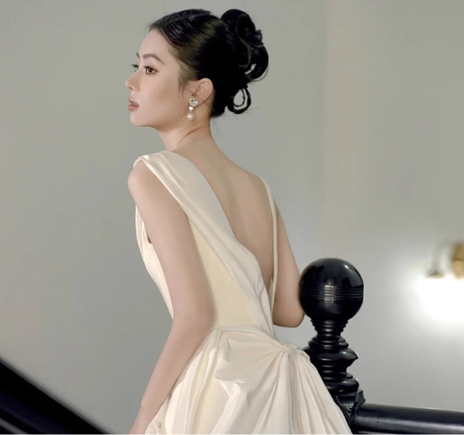 Elegant Lustrous Fabric Asymmetric Neck Maxi Dress Backless Gathered Spaghetti Strap Prom Dress AP0980