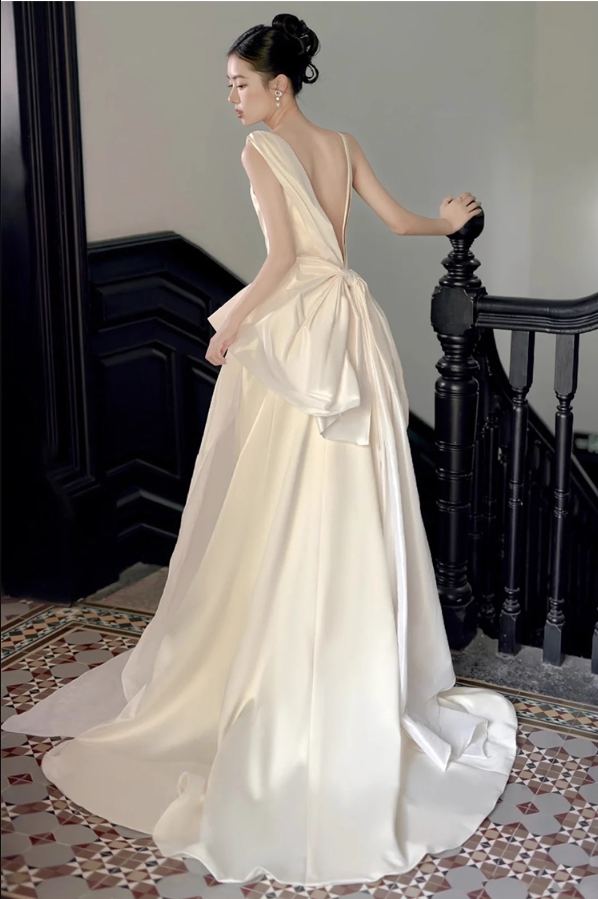 Elegant Lustrous Fabric Asymmetric Neck Maxi Dress Backless Gathered Spaghetti Strap Prom Dress AP0980