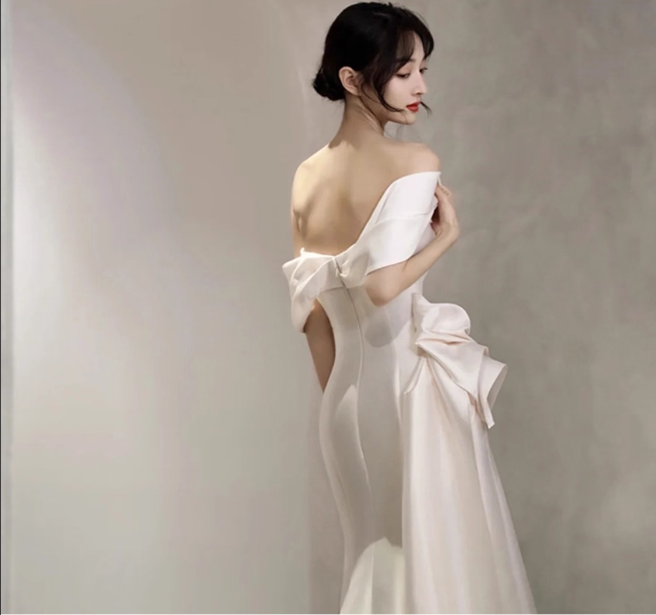 French Style Gathered Asymmetrical Neckline Bridal Dress Off-Shoulder High-Slit Wedding Dress AP0984