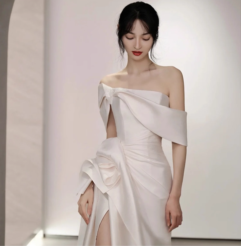 French Style Gathered Asymmetrical Neckline Bridal Dress Off-Shoulder High-Slit Wedding Dress AP0984