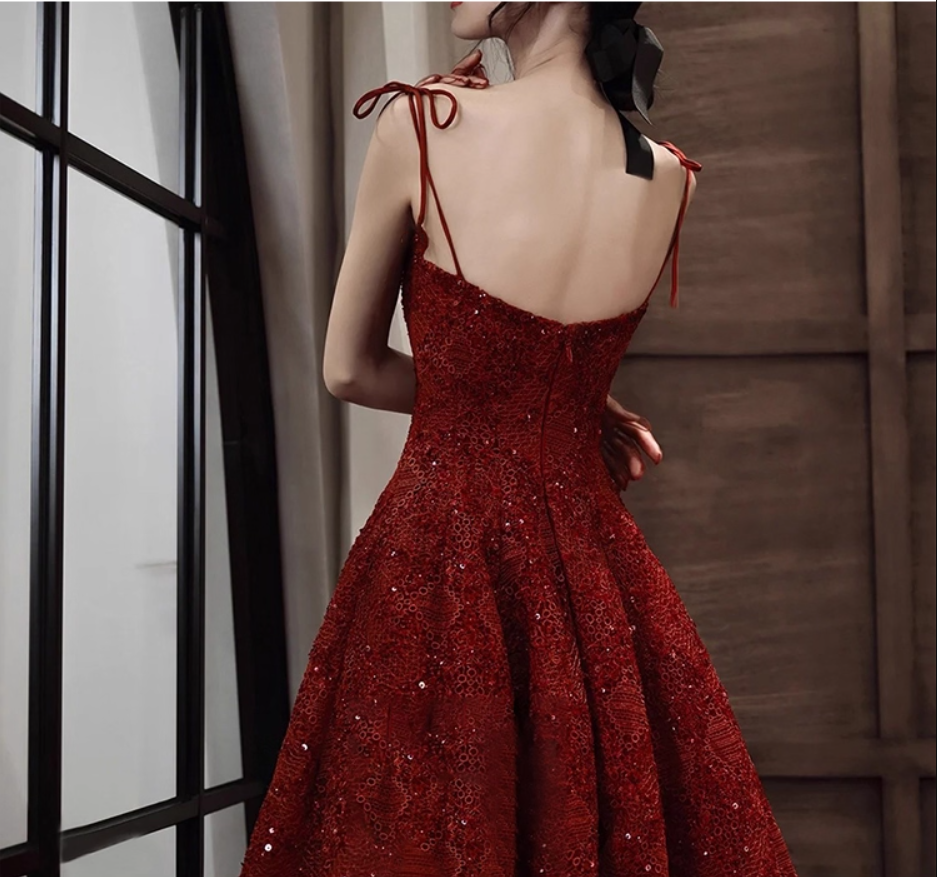 Elegant Spaghetti Strap Sparkle Sequins A-Line Midi Dress Chic Red Backless Prom Dress AP0985