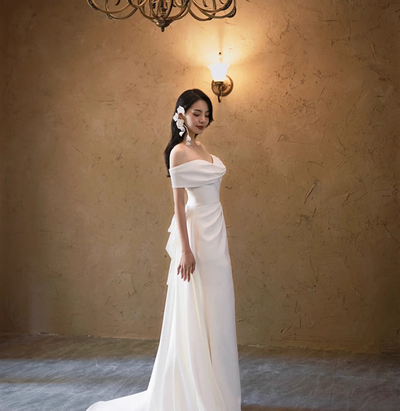 Elegant Off-Shoulder Soft Ceremonies Dress Waist-Cinching High Slit Prom Dress AP0988