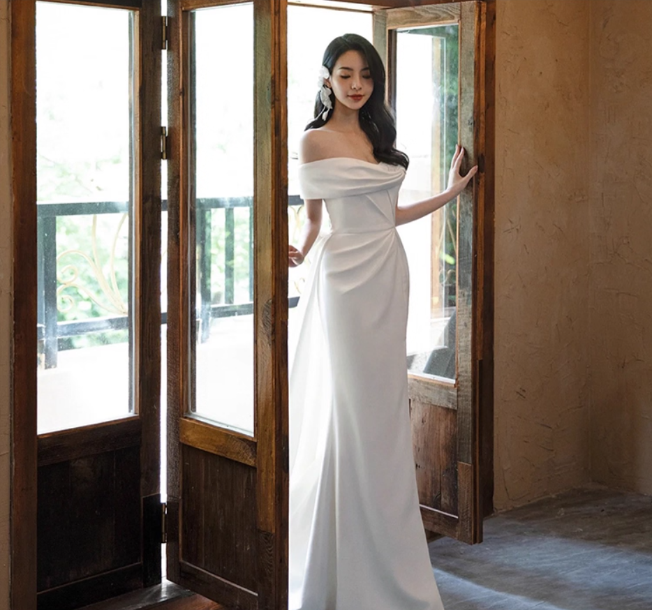 Elegant Off-Shoulder Soft Ceremonies Dress Waist-Cinching High Slit Prom Dress AP0988