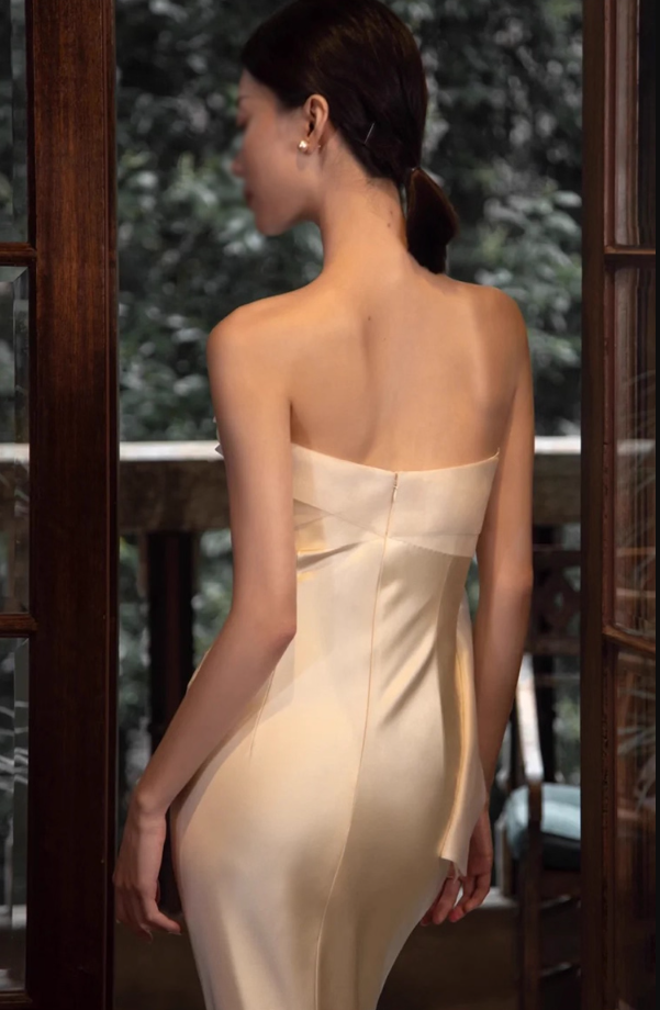 Exquisite Champagne Tulle Trimmed Satin Mermaid Dress Cinched-Waist Strapless Prom Dress AP0989