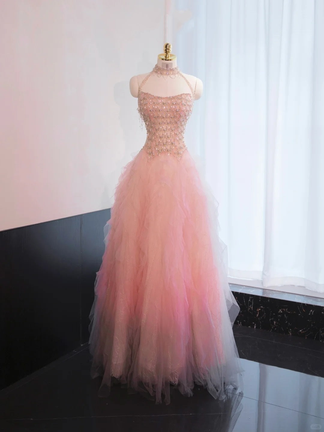 Chic Pink Beading Sweet 16 Evening Dress Sleeveless Tulle Layered Halter Prom Dress AP0998