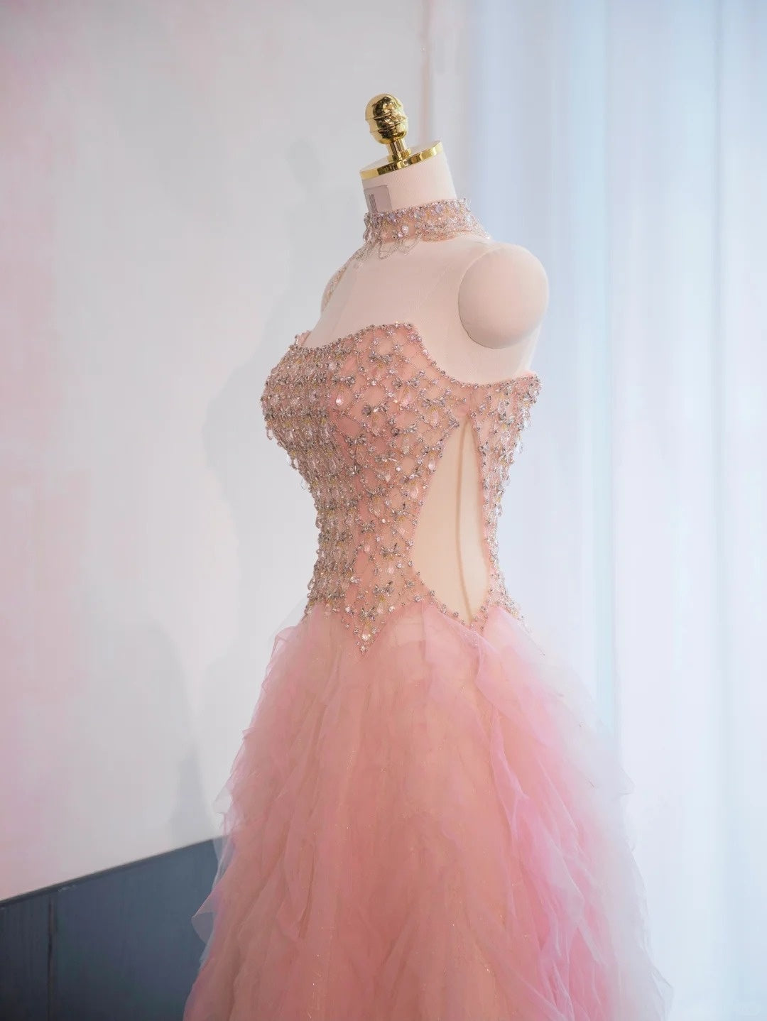 Chic Pink Beading Sweet 16 Evening Dress Sleeveless Tulle Layered Halter Prom Dress AP0998