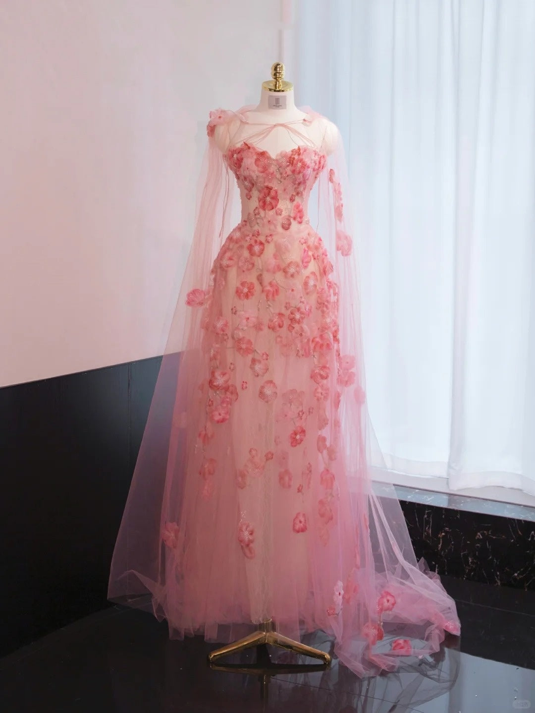 Romantic Stereo Floral Tulle Stole Evening Dress Strapless Sheer Mesh Applique Prom Dress AP0999