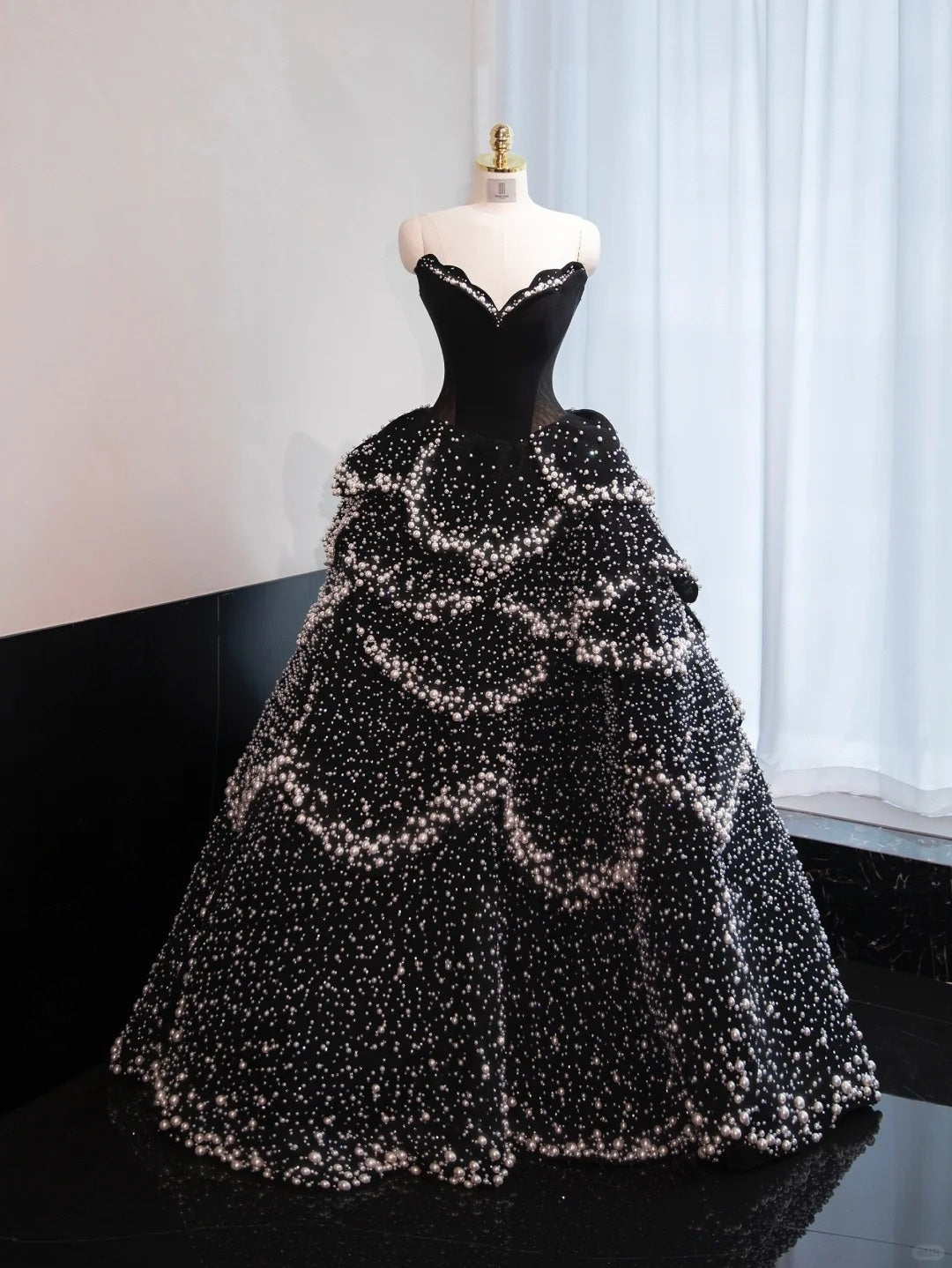 New Fashion Black Sparkly Beading Sweet 16 Party Dress Sweetheart Neck Strapless A-Line Prom Dress AP1001
