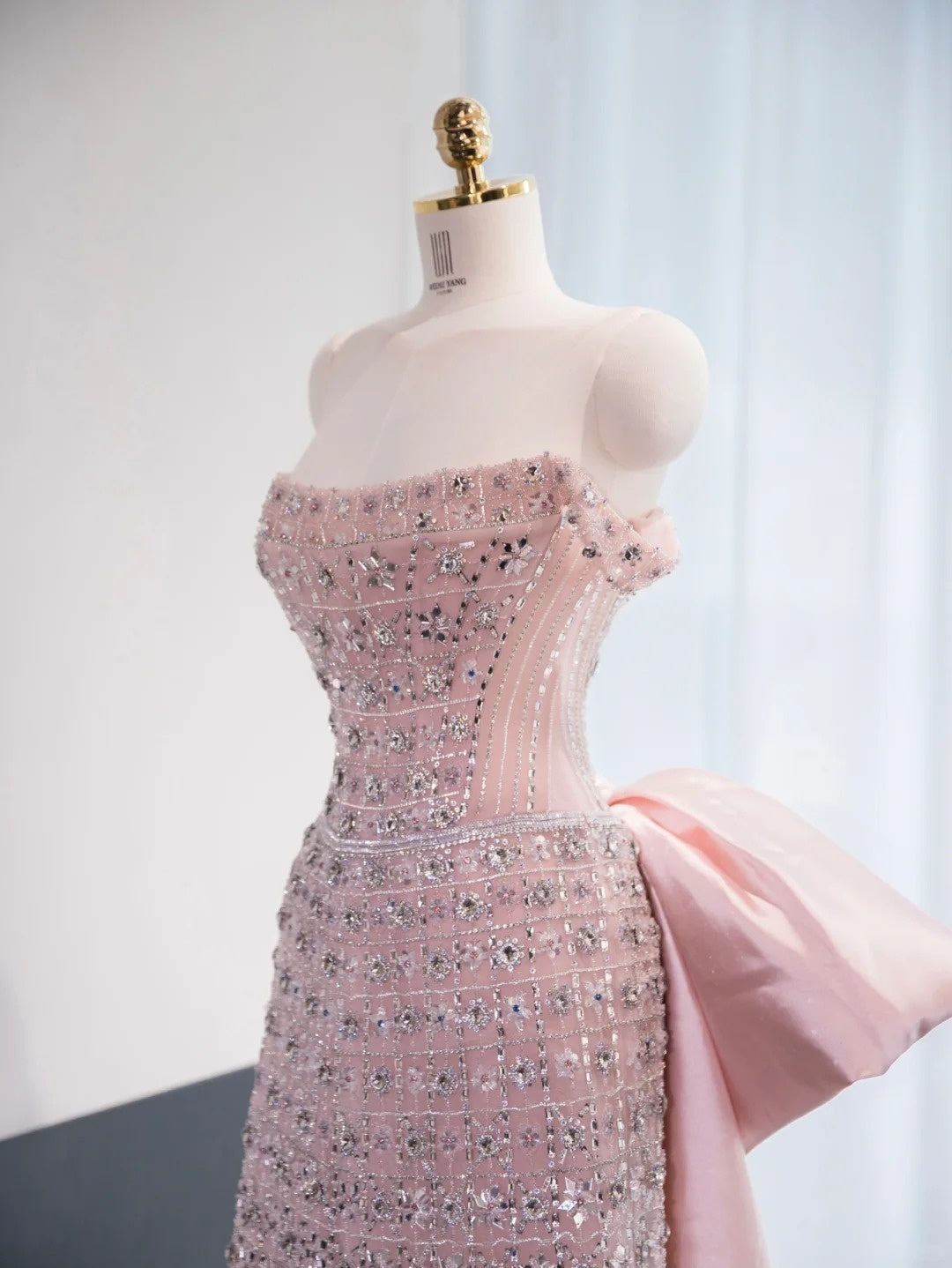 Luxurious Ribbon Bow Lustrous Beading Feast Dress A-Line Off-Shoulder Strapless Prom Dress AP1003