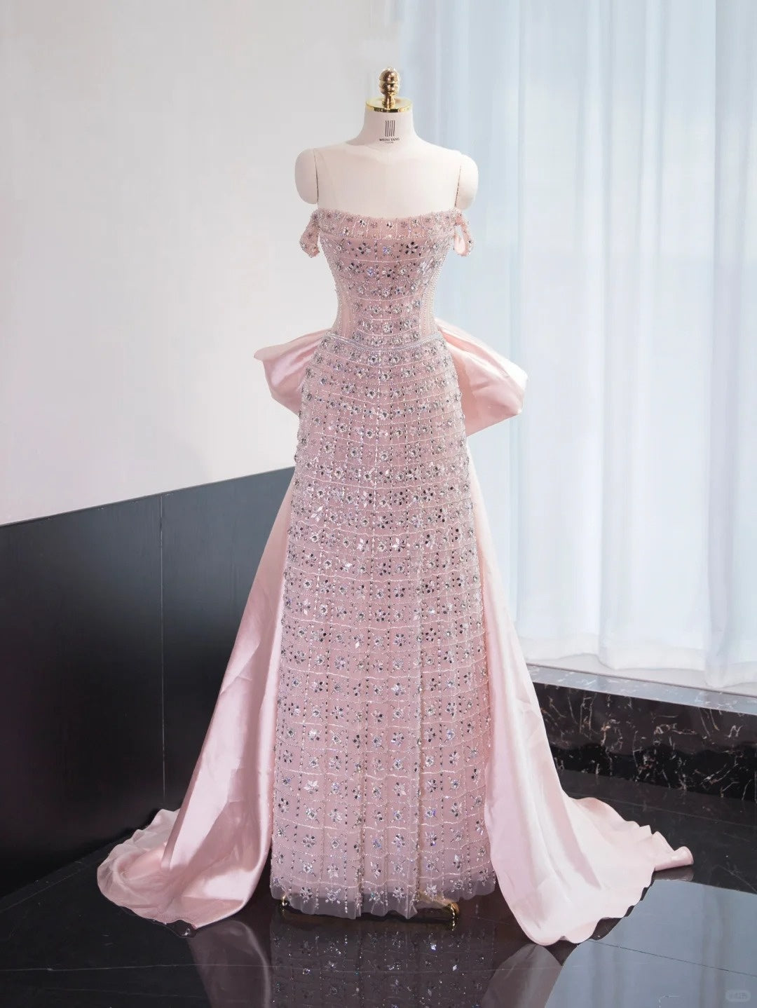 Luxurious Ribbon Bow Lustrous Beading Feast Dress A-Line Off-Shoulder Strapless Prom Dress AP1003