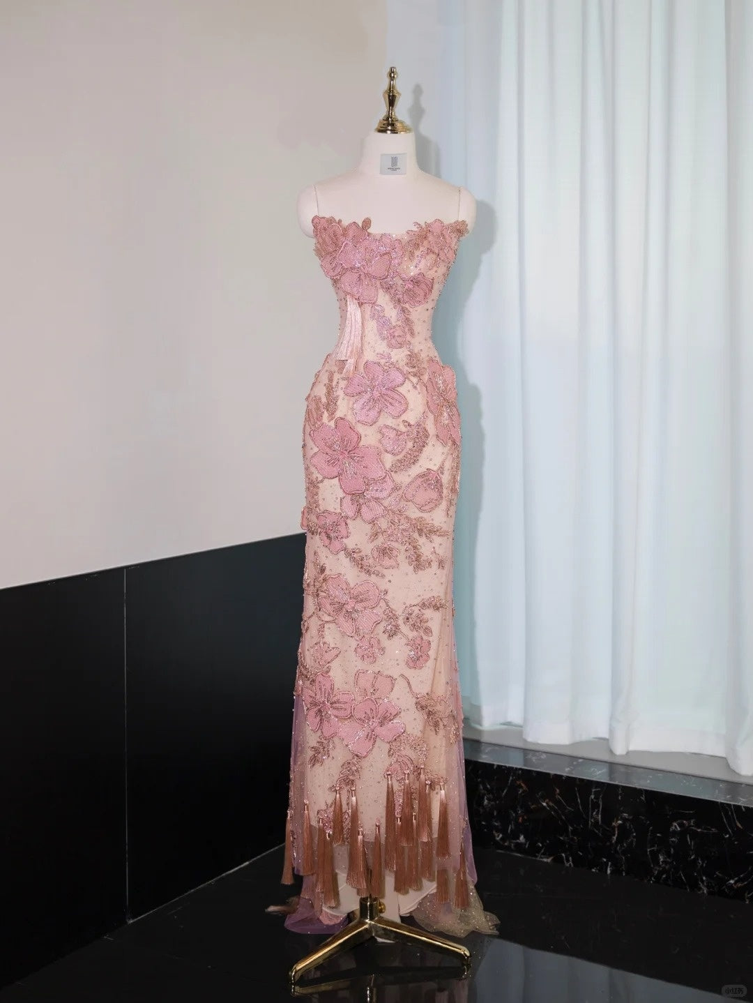 Opulent Sheer Tulle Applique Sweet 16 Party Dress Tassel Hem Lustrous Beading Strapless Prom Dress AP1007