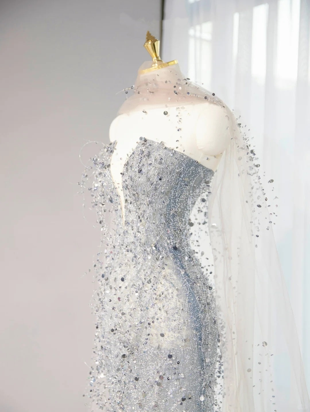 Lustrous Sequins Bodycon Mermaid Dress Tulle Stole V-Neck Strapless Prom Dress AP1035