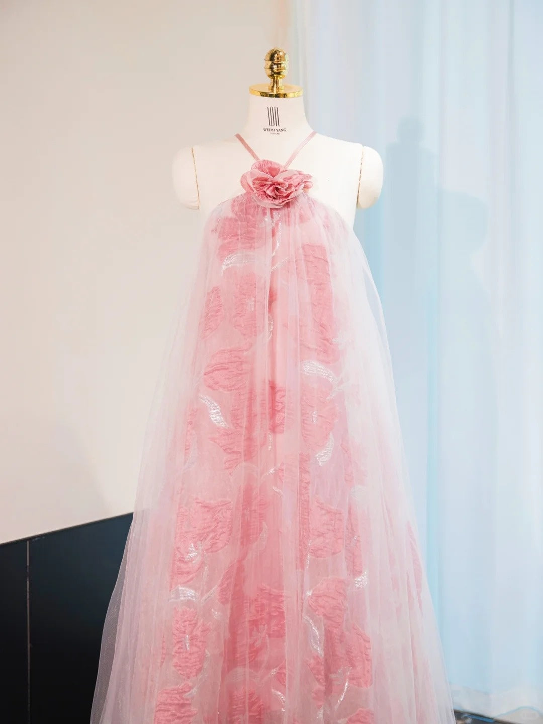 Cute Floral Design Tie-Back Halter Ceremonies Dress V-Neck Tulle Overlay Prom Dress AP1046