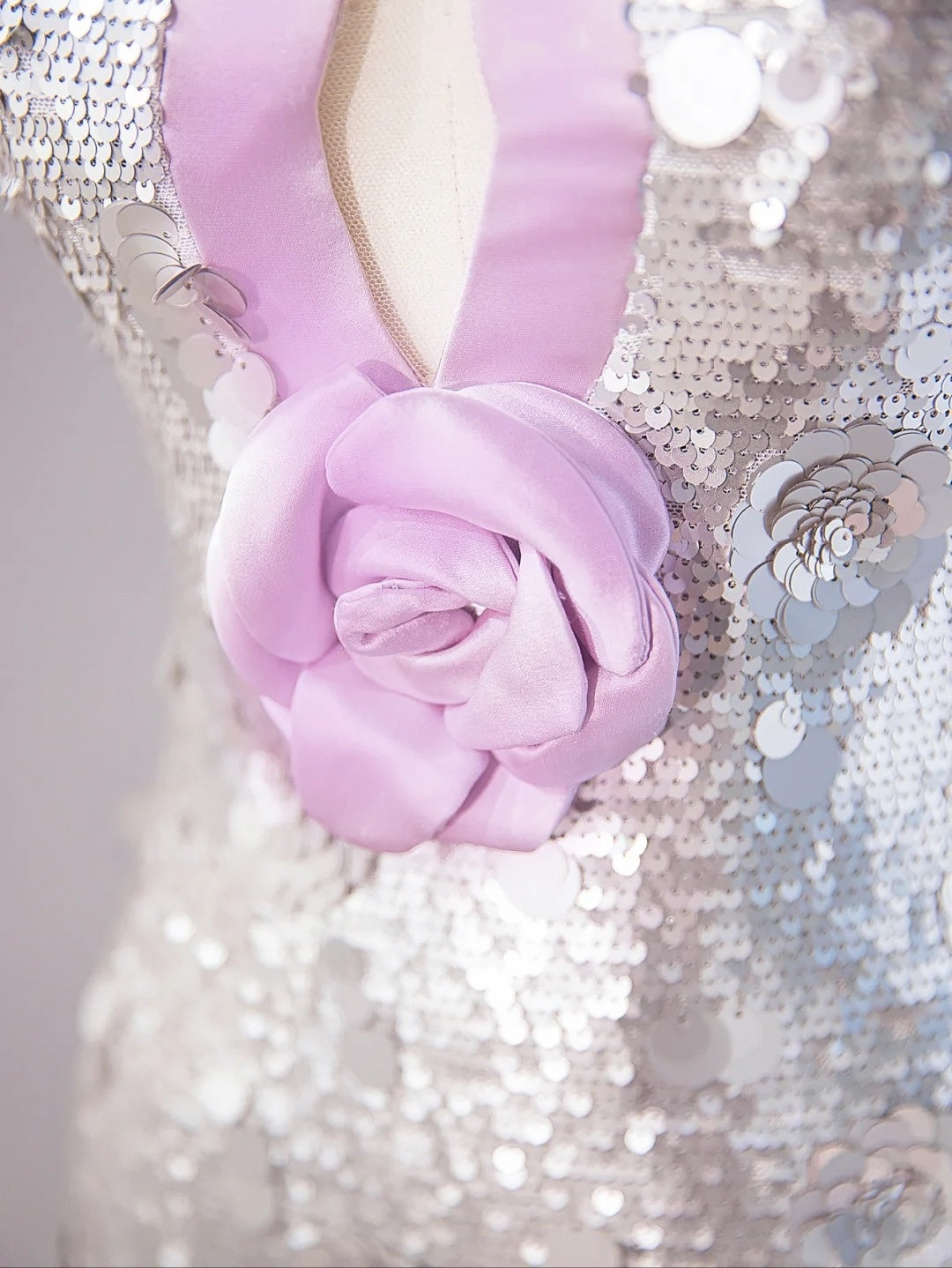 Charming Sparkling Sequins Sheath Maxi Dress Sweetheart Neck Strapless Handmade Flower Prom Dress AP1057