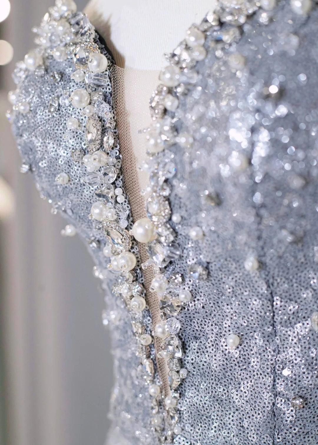 Fashionable Silver-Black Gradient Sparkling Sequins Maxi Dress Tulle Splicing Strapless Beading Prom Dress AP1062