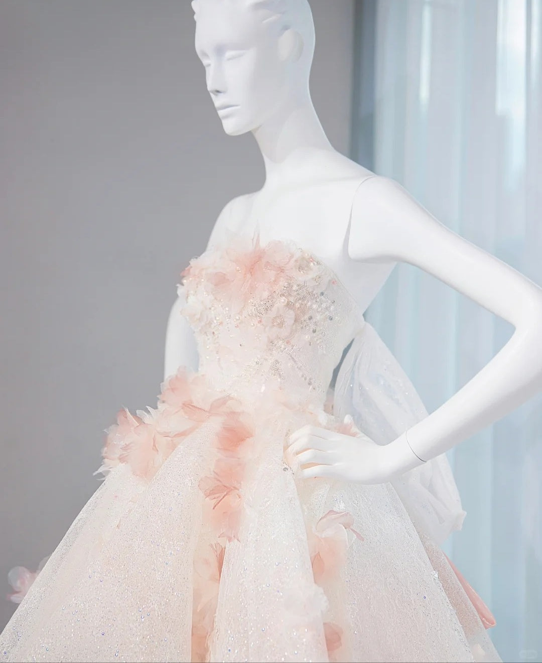 Eye-Catching 3D Petal Sweet 16 Maxi Dress Glittering Rhinestone Tiered Tulle Prom Dress AP1071