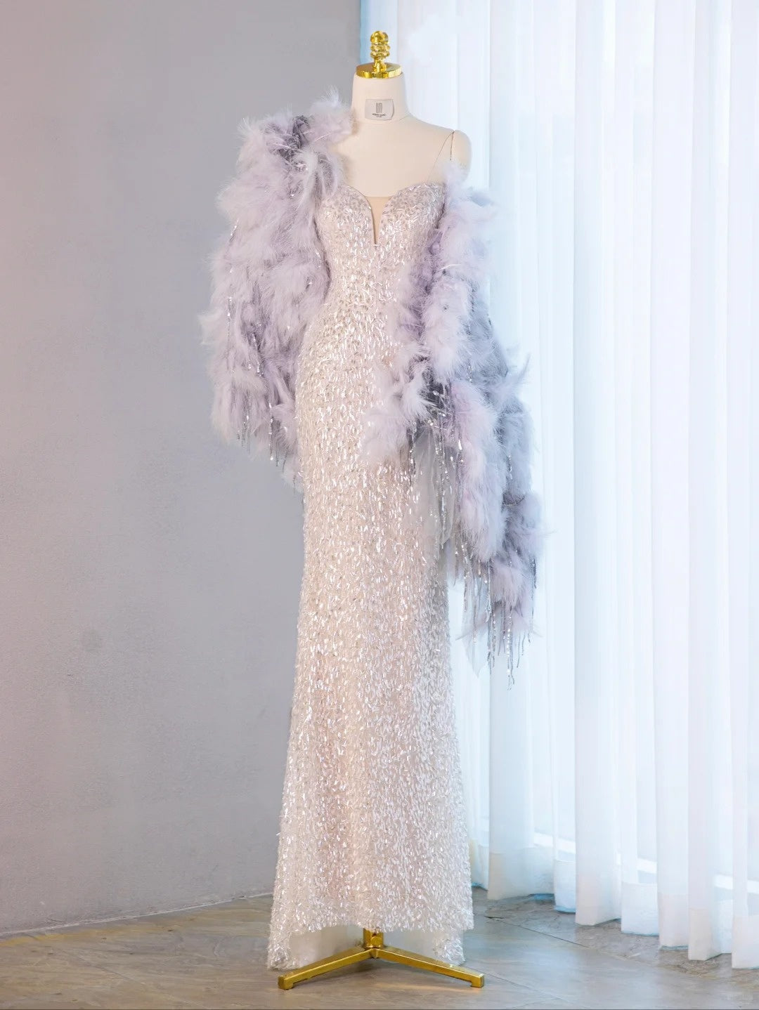 Unique Silver Sequin Mermaid Evening Dress Detachable Lavender Feather Shawl Prom Dress AP1072