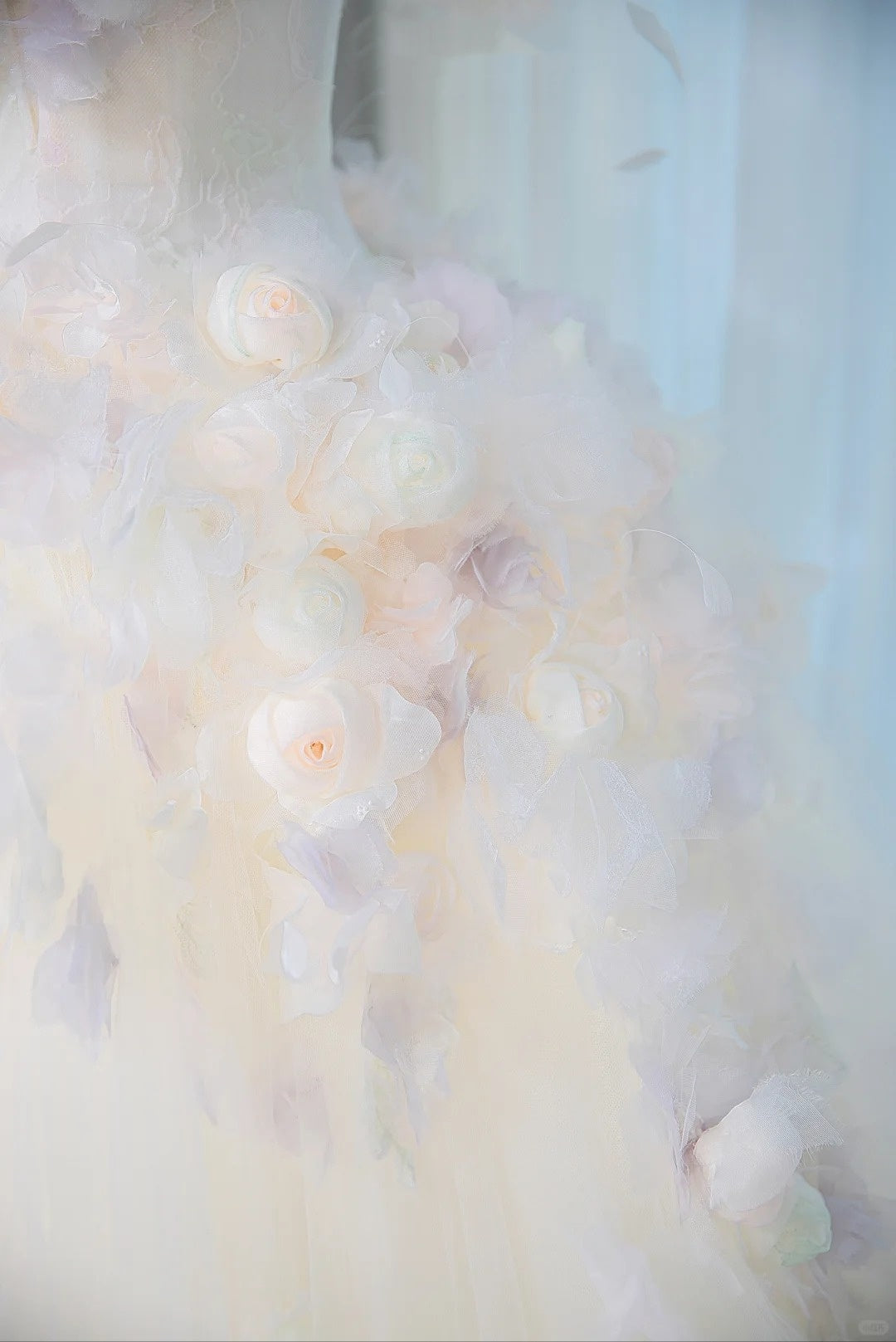 Chic Handmade Flowers Cascade Tulle Ball Gown Off-Shoulder Stereo Petal Wedding Dress AP1075