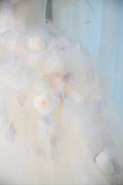 Chic Handmade Flowers Cascade Tulle Ball Gown Off-Shoulder Stereo Petal Wedding Dress AP1075