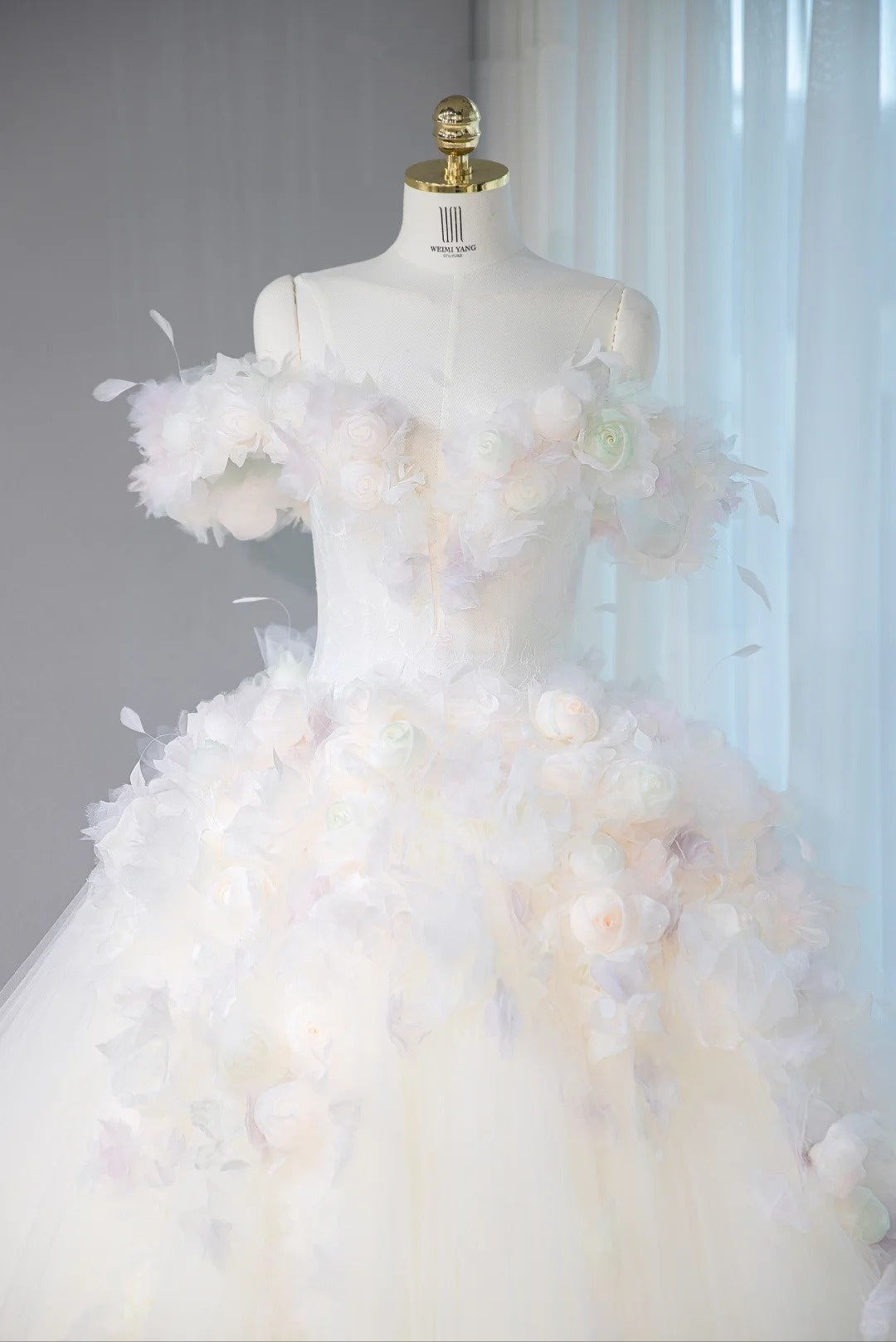 Chic Handmade Flowers Cascade Tulle Ball Gown Off-Shoulder Stereo Petal Wedding Dress AP1075