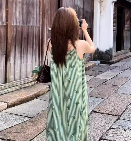 Everyday Wear Spaghetti Strap Maxi Dress Green Loose Style Tassel Hem Long Dress AP1083