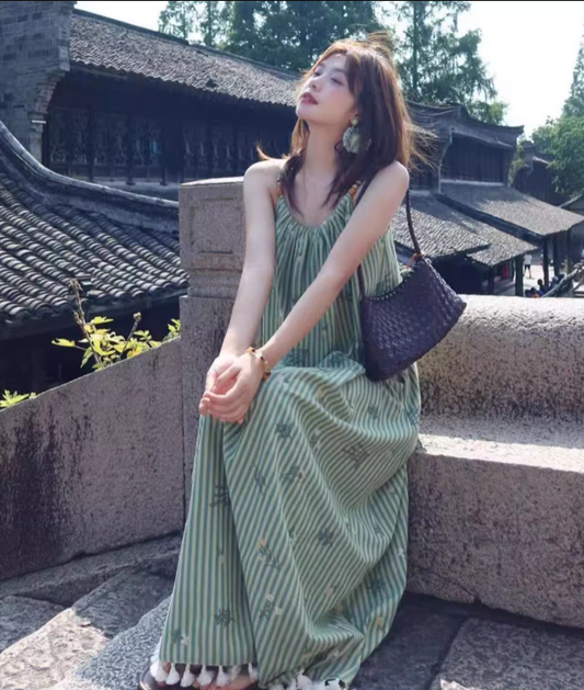 Everyday Wear Spaghetti Strap Maxi Dress Green Loose Style Tassel Hem Long Dress AP1083