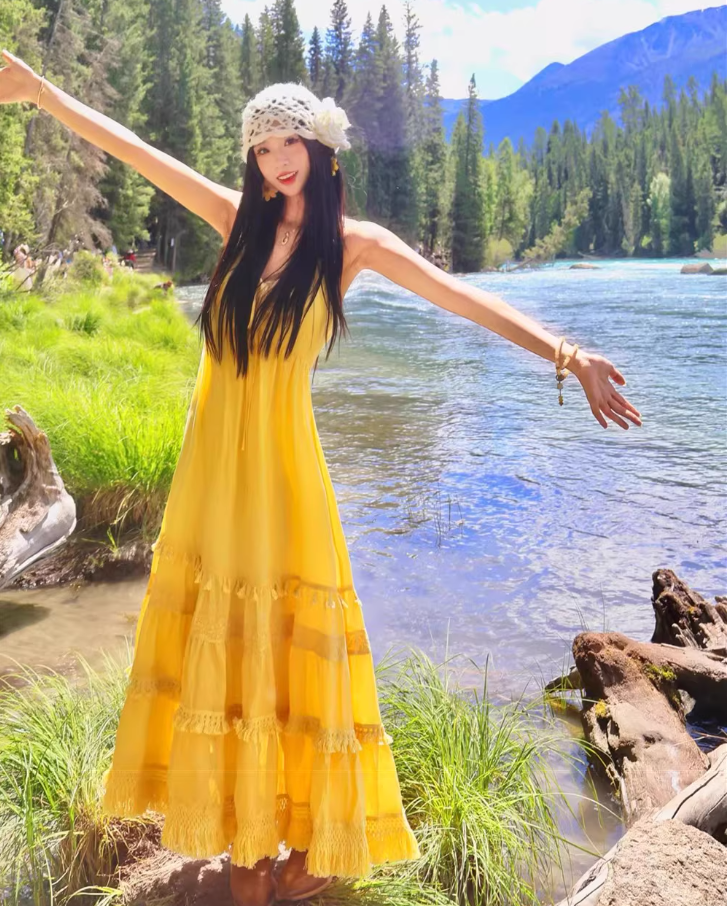 Chic Ruffles Hem Yellow Sweetheart Neck Maxi Dress Flowy Spaghetti Strap Tassel Design Long Dress AP1088