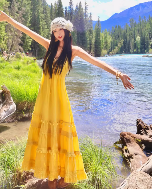 Chic Ruffles Hem Yellow Sweetheart Neck Maxi Dress Flowy Spaghetti Strap Tassel Design Long Dress AP1088