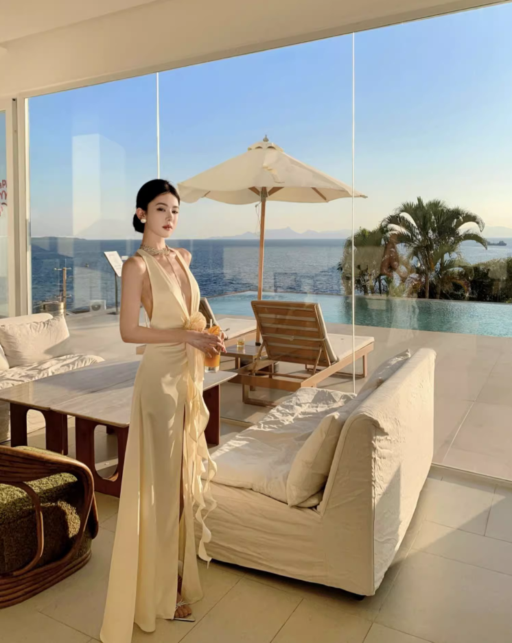 Graceful Deep V-Neck Lustrous Fabric Maxi Dress Flowy Ruffles Hem High-Slit Halter Dress AP1132