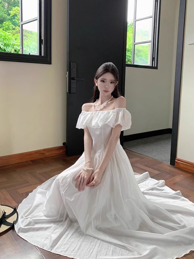 New Fashion Ruffled Trimmed Off-Shoulder Maxi Dress Strapless Minimalist Flowy Long Dress AP1138