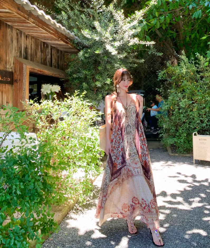 Retro V-Neck Floral Print Boho Style Maxi Dress Flowy Oversized A-Line Halter Dress AP1139