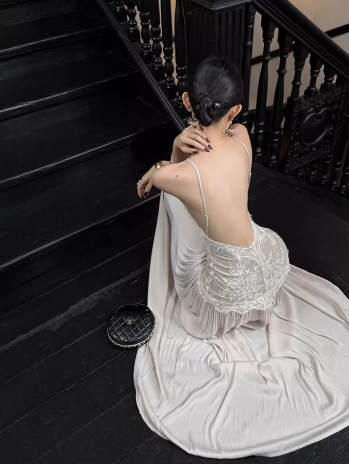 Graceful Applique Lace Splicing Maxi Dress Backless Natural Draped Flowy Halter Long Dress AP1156