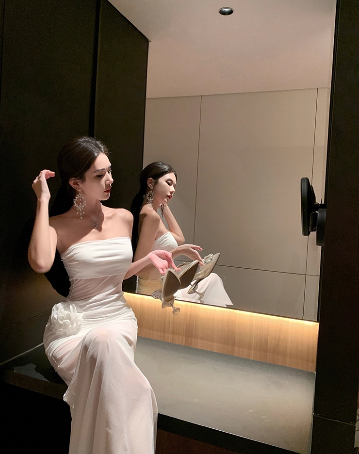 Sexy Sheer-Inset Everyday Wear Maxi Dress Strapless Flower-Trimmed Sheath Long Dress AP1172