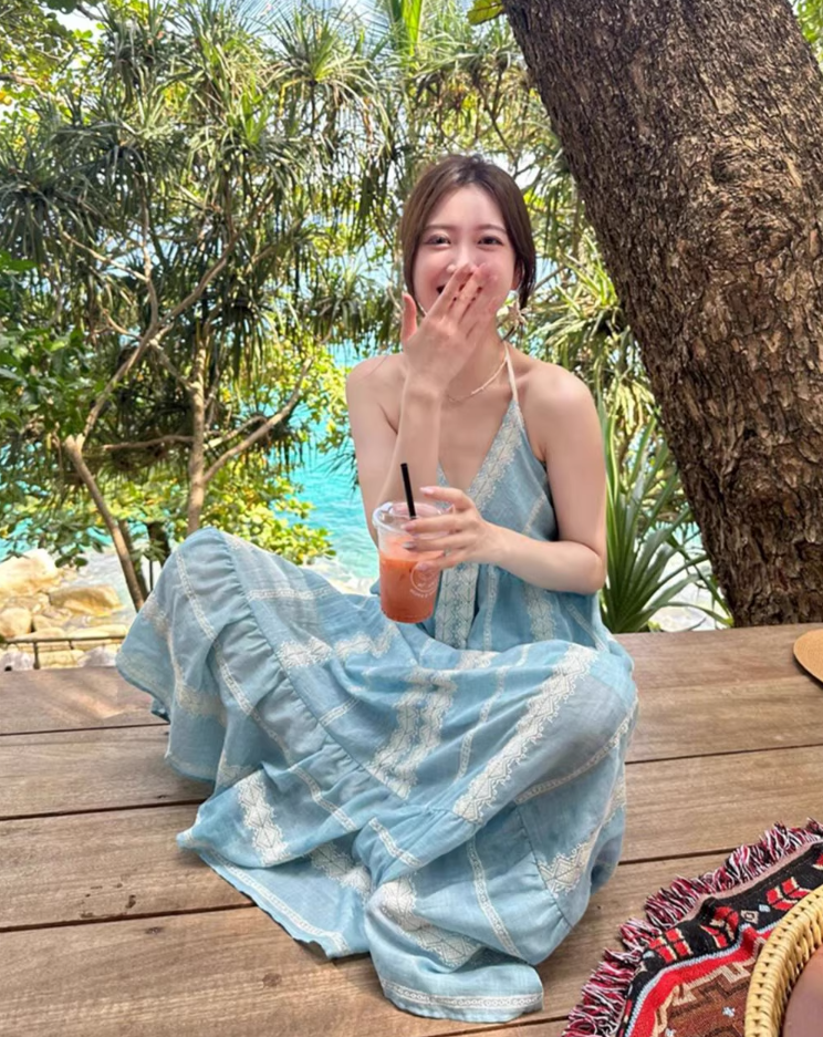 Charming Lace Trimmed V-Neck Maxi Dress Chic Flowy Loose Style Backless Halter Long Dress AP1177