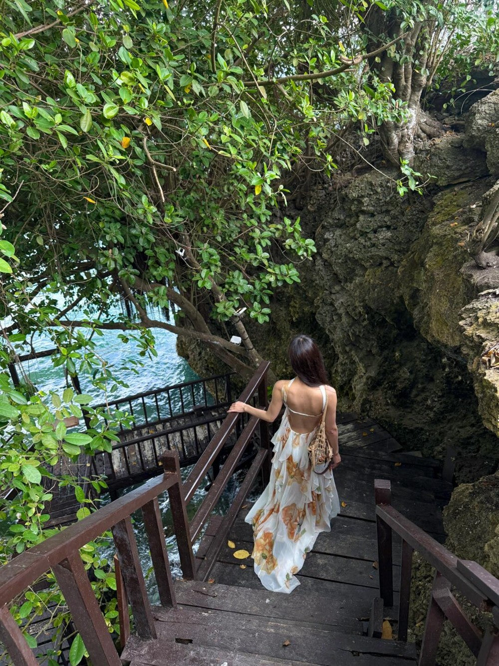 Gorgeous High Slit Flowy Maxi Dress Chic Ruffles Floral Printed Asymmetric Hem Halter Long Dress AP1180