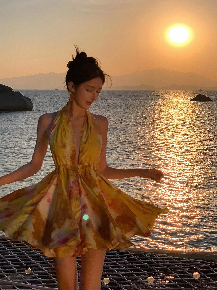 Hot Girls Coastal Getaways Flowy Mini Skirt Alluring Yellow Tie-Dye A-Line Halter Short Dress AP1186