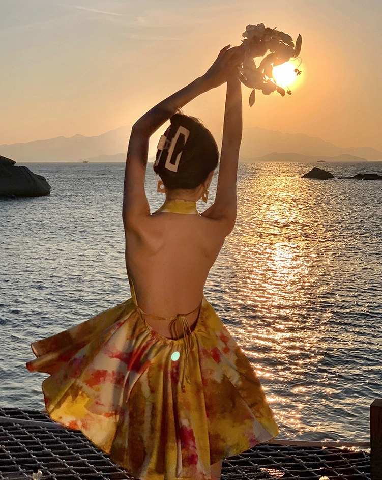 Hot Girls Coastal Getaways Flowy Mini Skirt Alluring Yellow Tie-Dye A-Line Halter Short Dress AP1186