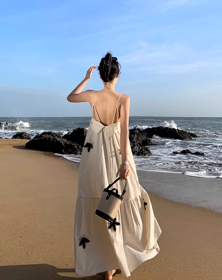 Classical V Neckline White Backless Maxi Dress Black Floral Design Spaghetti Strap Long Dress AP1194