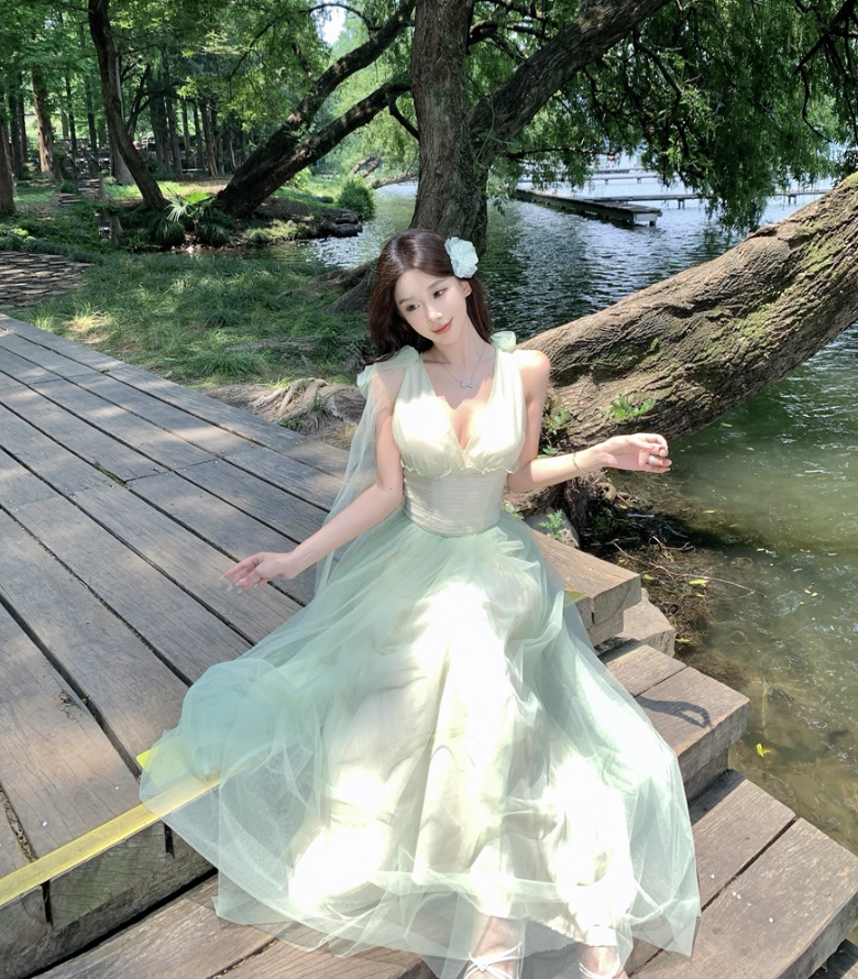 Dreamy Tulle Overlay Green Maxi Dress Double Layers Cinched-Waist V-Neck Long Dress AP1196