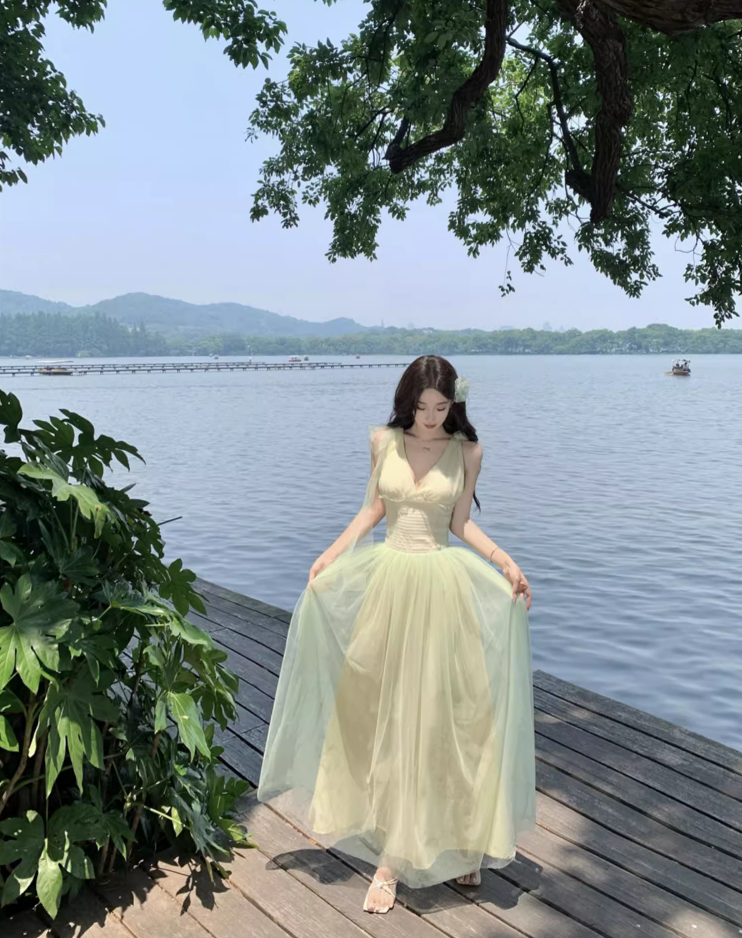 Dreamy Tulle Overlay Green Maxi Dress Double Layers Cinched-Waist V-Neck Long Dress AP1196